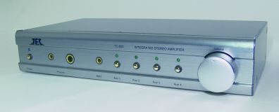 TC-820 Integrated Amplifier Front